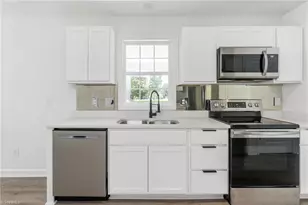 629 Rockspring Rd, High Point, NC 27262 - Photo 13