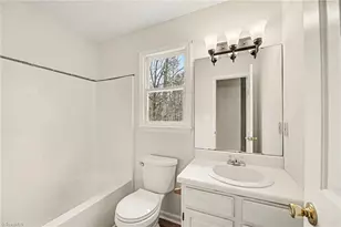 401 Sherwood Ct, Eden, NC 27288 - Photo 15