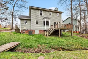 401 Sherwood Ct, Eden, NC 27288 - Photo 5