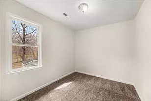 401 Sherwood Ct, Eden, NC 27288 - Photo 11