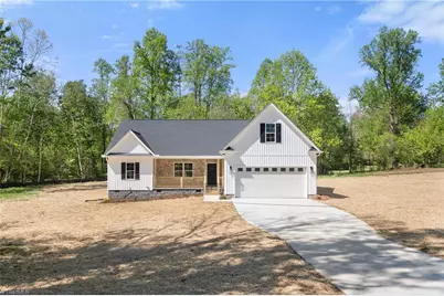 536 Virginia Drive, Yadkinville, NC 27005 - Photo 3