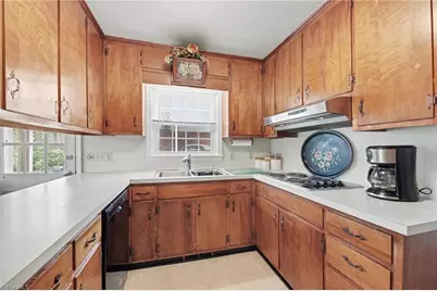 1003 McDowell Drive, Greensboro, NC 27408 - Photo 11