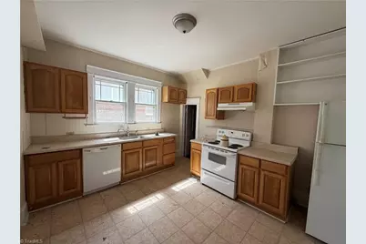 305 Lockland Avenue, Winston-Salem, NC 27103 - Photo 9