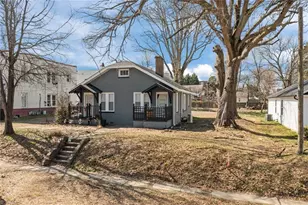 204 Holt St, Burlington, NC 27217 - Photo 5