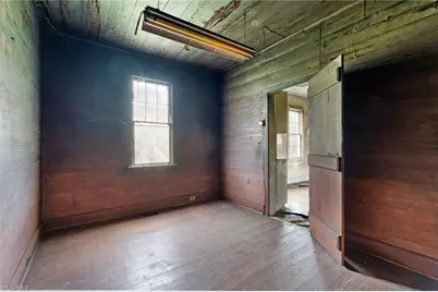 606 E Springfield Road, High Point, NC 27263 - Photo 9