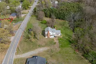 606 E Springfield Rd, High Point, NC 27263 - Photo 29