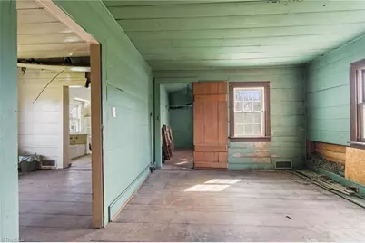 606 E Springfield Road, High Point, NC 27263 - Photo 21