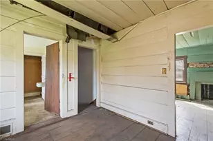 606 E Springfield Rd, High Point, NC 27263 - Photo 17