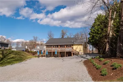 913 N Bridge Street, Elkin, NC 28621 - Photo 5