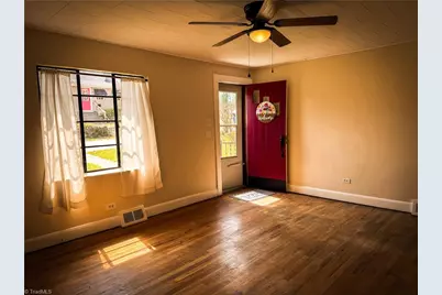 722 Maiden Lane, Mount Airy, NC 27030 - Photo 5