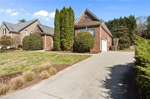 2403 N Beech Ln, Greensboro, NC 27455 - Photo 29