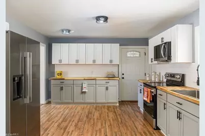 915 Fairview Drive, Lexington, NC 27292 - Photo 13