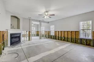 4075 Shadetree Dr, Winston-Salem, NC 27107 - Photo 9