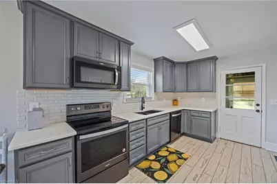 1515 Woodland Avenue, Burlington, NC 27215 - Photo 9