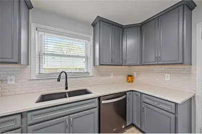 1515 Woodland Avenue, Burlington, NC 27215 - Photo 11