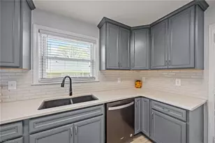 1515 Woodland Ave, Burlington, NC 27215 - Photo 11