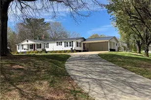 3932 Piney Mountain Rd, Walnut Cove, NC 27052 - Photo 3