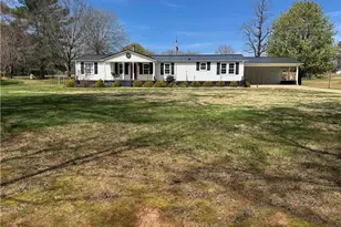 3932 Piney Mountain Rd, Walnut Cove, NC 27052 - Photo 9