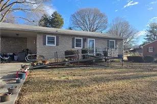 499 Raymond St, Mocksville, NC 27028 - Photo 1