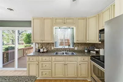 4661 Kings Gate Drive, Winston-Salem, NC 27101 - Photo 17