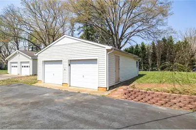 4661 Kings Gate Drive, Winston-Salem, NC 27101 - Photo 37