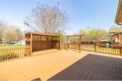 4661 Kings Gate Drive, Winston-Salem, NC 27101 - Photo 29