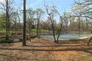 1811 W Friendly Ave, Greensboro, NC 27403 - Photo 35