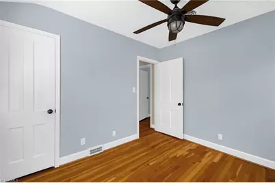 1811 W Friendly Avenue, Greensboro, NC 27403 - Photo 31