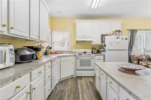 1543 Little John Ln E, Burlington, NC 27217 - Photo 31