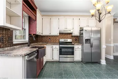 1543 Littlejohn Lane E, Burlington, NC 27217 - Photo 9