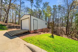 704 Shoreline Dr, New London, NC 28127 - Photo 41