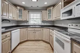 218 Barber St, Asheboro, NC 27203 - Photo 5