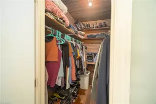 912 Forest Hill Dr, Greensboro, NC 27410 - Photo 27