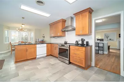 912 Forest Hill Drive, Greensboro, NC 27410 - Photo 17