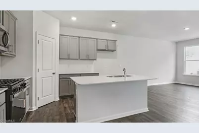 1564 Amberview Lane, Kernersville, NC 27284 - Photo 3