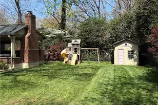 3300 Round Hill Rd, Greensboro, NC 27408 - Photo 9