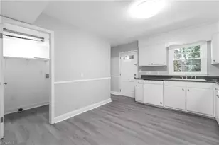 22 Forsyth St, Thomasville, NC 27360 - Photo 7