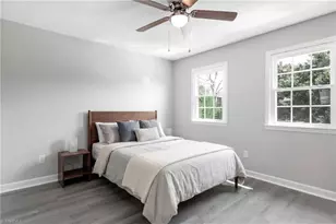 22 Forsyth St, Thomasville, NC 27360 - Photo 17