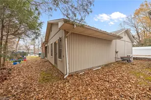 2235 Wilkins St, Burlington, NC 27217 - Photo 25