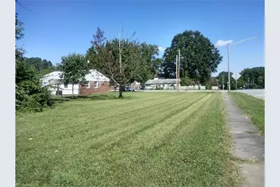 1528 Graves Avenue, High Point, NC 27260 - Photo 3