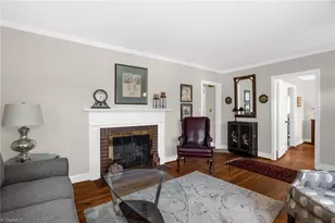 2008 Fernwood Dr, Greensboro, NC 27408 - Photo 9