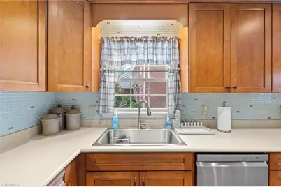 5520 Robinridge Road, Greensboro, NC 27410 - Photo 11