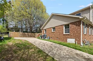 5520 Robinridge Rd, Greensboro, NC 27410 - Photo 45