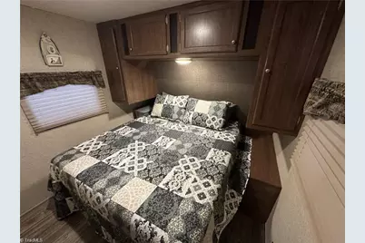 107 Pine Street, New London, NC 28127 - Photo 9