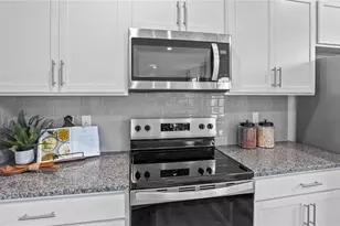 3000 Middle Creek Ln, Greensboro, NC 27405 - Photo 9