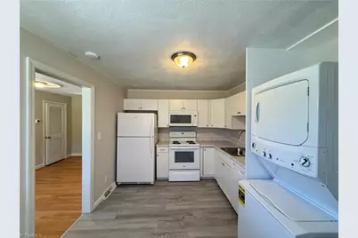 831 Delmonte Drive, Winston-Salem, NC 27106 - Photo 5