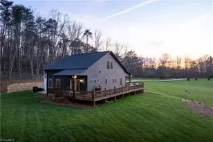 1626 Black Mountain Rd, Pilot Mountain, NC 27041 - Photo 29