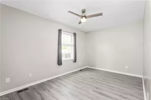 405 E Oakwood St, Mebane, NC 27302 - Photo 17