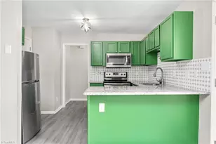 405 E Oakwood St, Mebane, NC 27302 - Photo 9