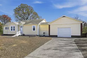 4585 Oak Ridge Dr, Winston-Salem, NC 27105 - Photo 3